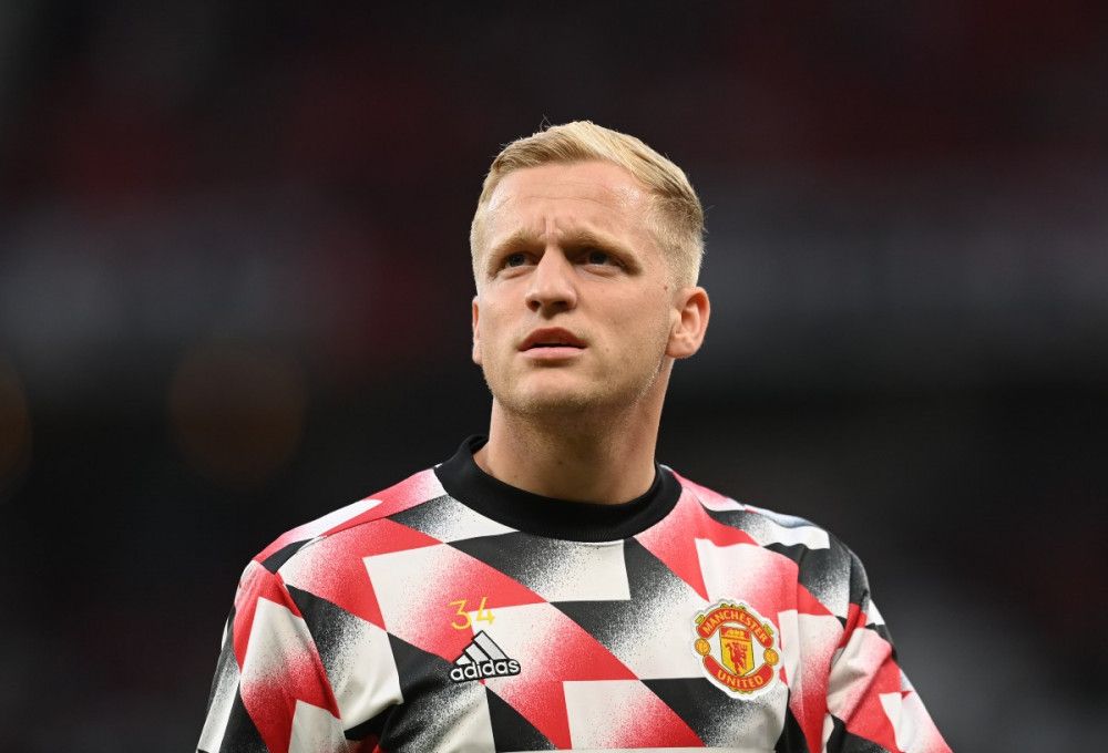 Exclusive: Manchester United star's situation could change in January transfer window - Fabrizio Romano, in his exclusive CaughtOffside column says Van de Beek's current situation is 'open'. Things could change depending on how the Dutch international plays under Erik ten Hag over the next months. - app, bet, Everton, football, future, loan, Manchester United, Right, Roma, tips, transfer, transfer window, United, win