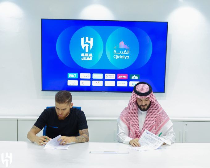 OFFICIAL: Gustavo Cuéllar signs new contract with Al Hilal